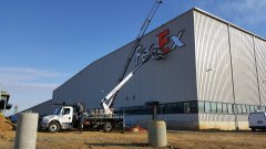 fedex-building-sign