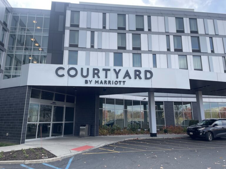 Courtyard by Marriott entrance sign