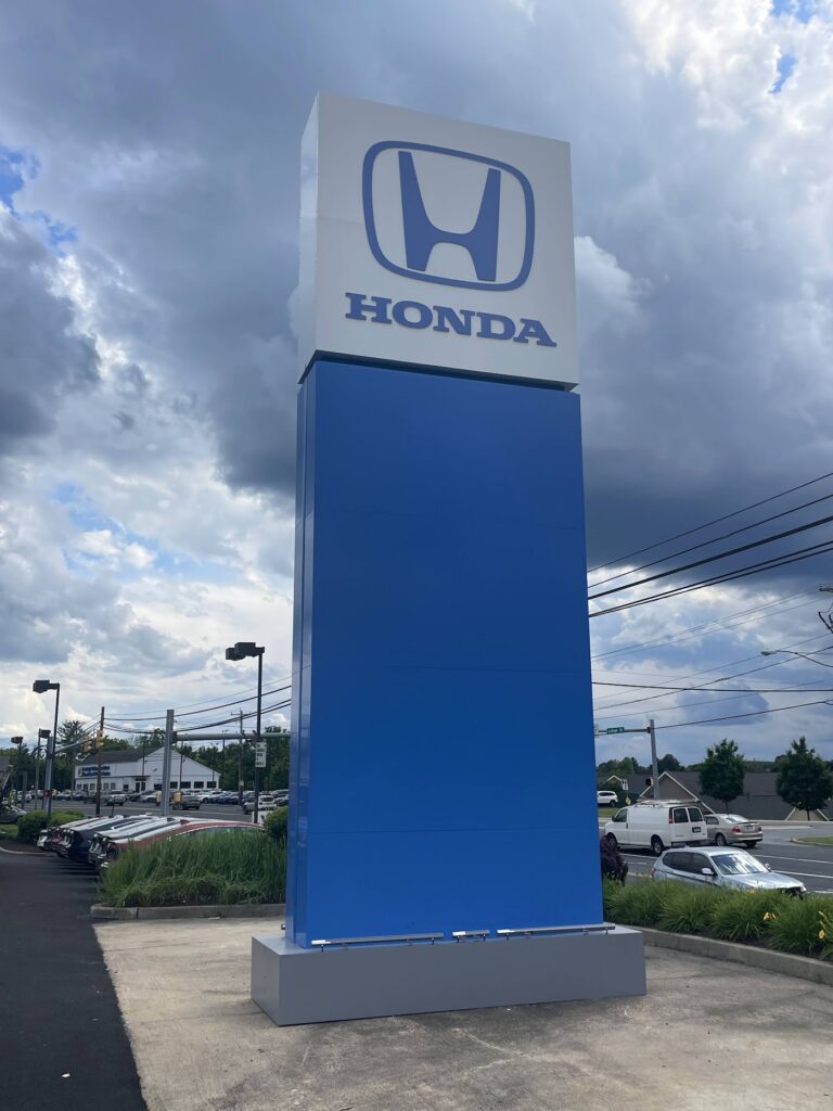 Honda dealership pylon sign installed by MRC Signs