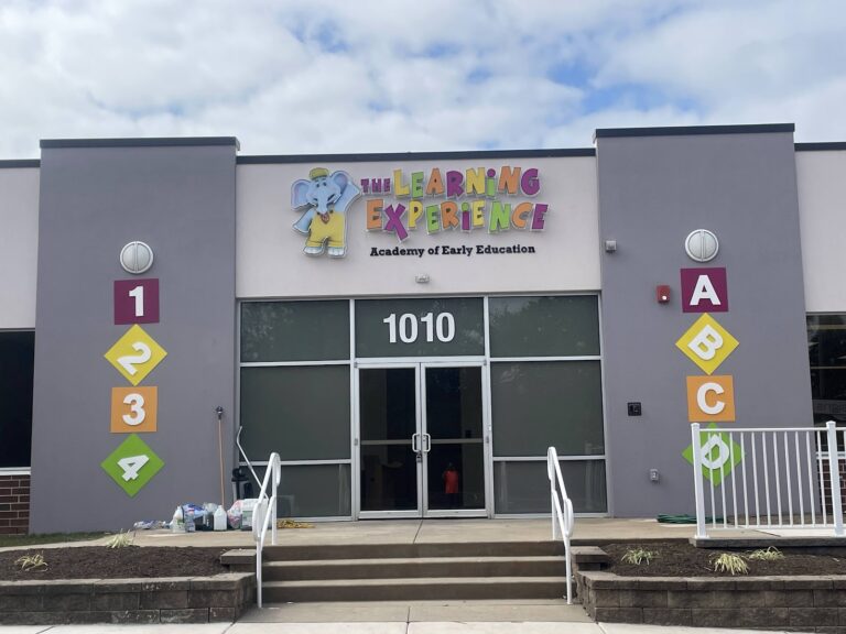 The Learning Experience school facade signs